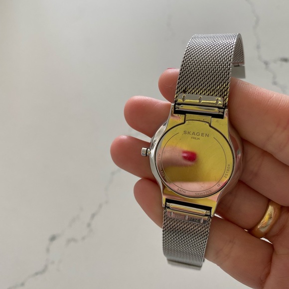 Watch - Picture 5 of 6